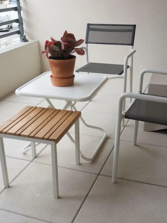 Apartment La Londe La Mer : Appartement Proche Plages & Vue Superbe Sur Les Iles D'Or